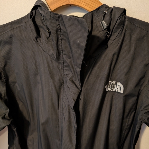 The North Face Women's Black Windbreaker, Size Small - Picture 2 of 11